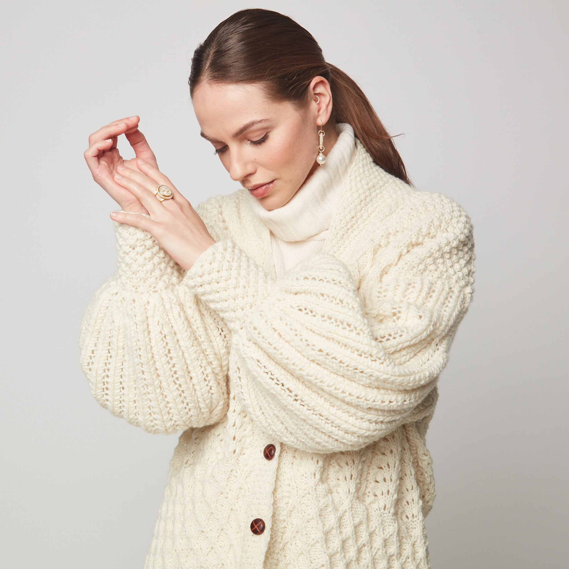 ARRAN NATURAL WHITE HANDMADE CARDIGAN McHugh Lifestyle